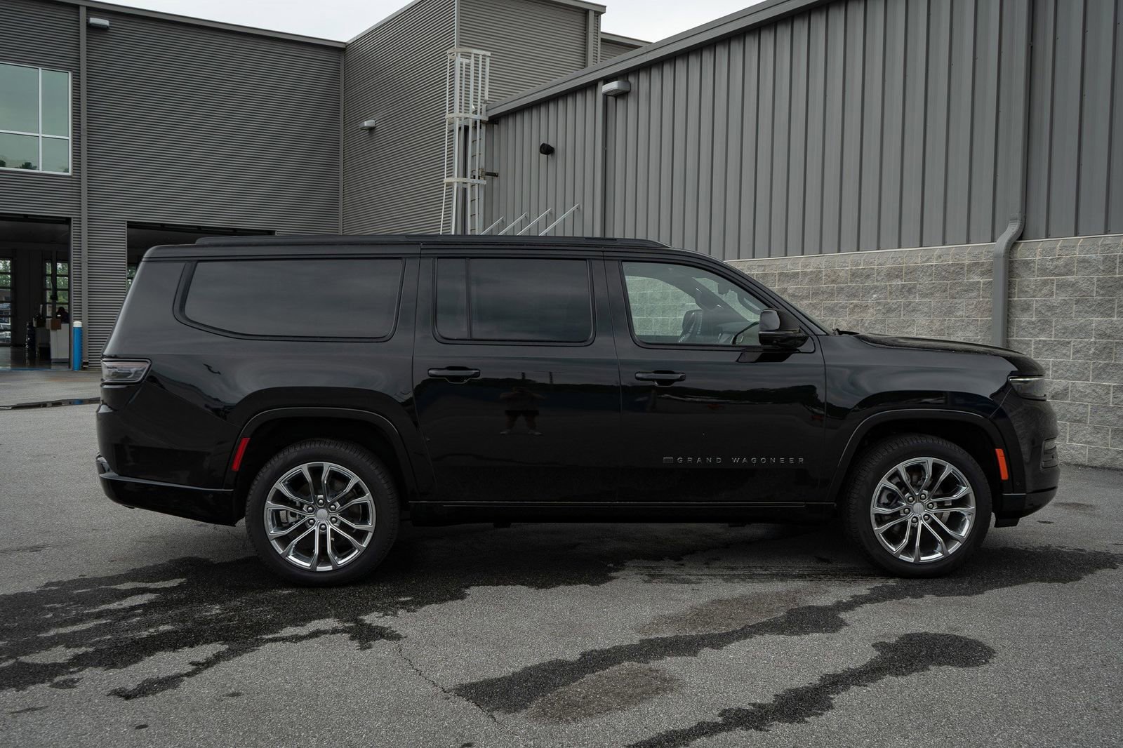 Used 2024 Jeep Grand Wagoneer L Series II w/ Quick Order Packagew 28T image 22