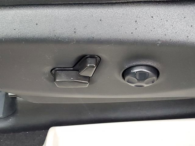 Used 2022 Chrysler Pacifica Touring-L image 6