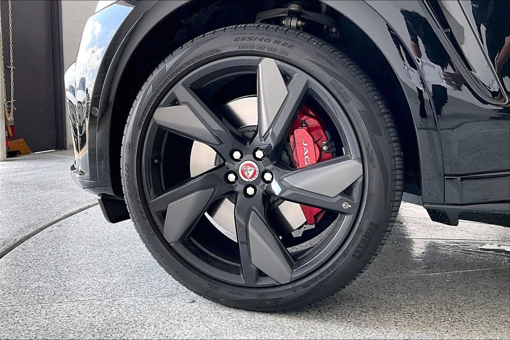 Used 2023 Jaguar F-PACE SVR AWD/4WD image 10