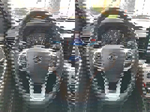 Certified 2022 Ford Explorer XLT w/ Equipment Group 202A image 8