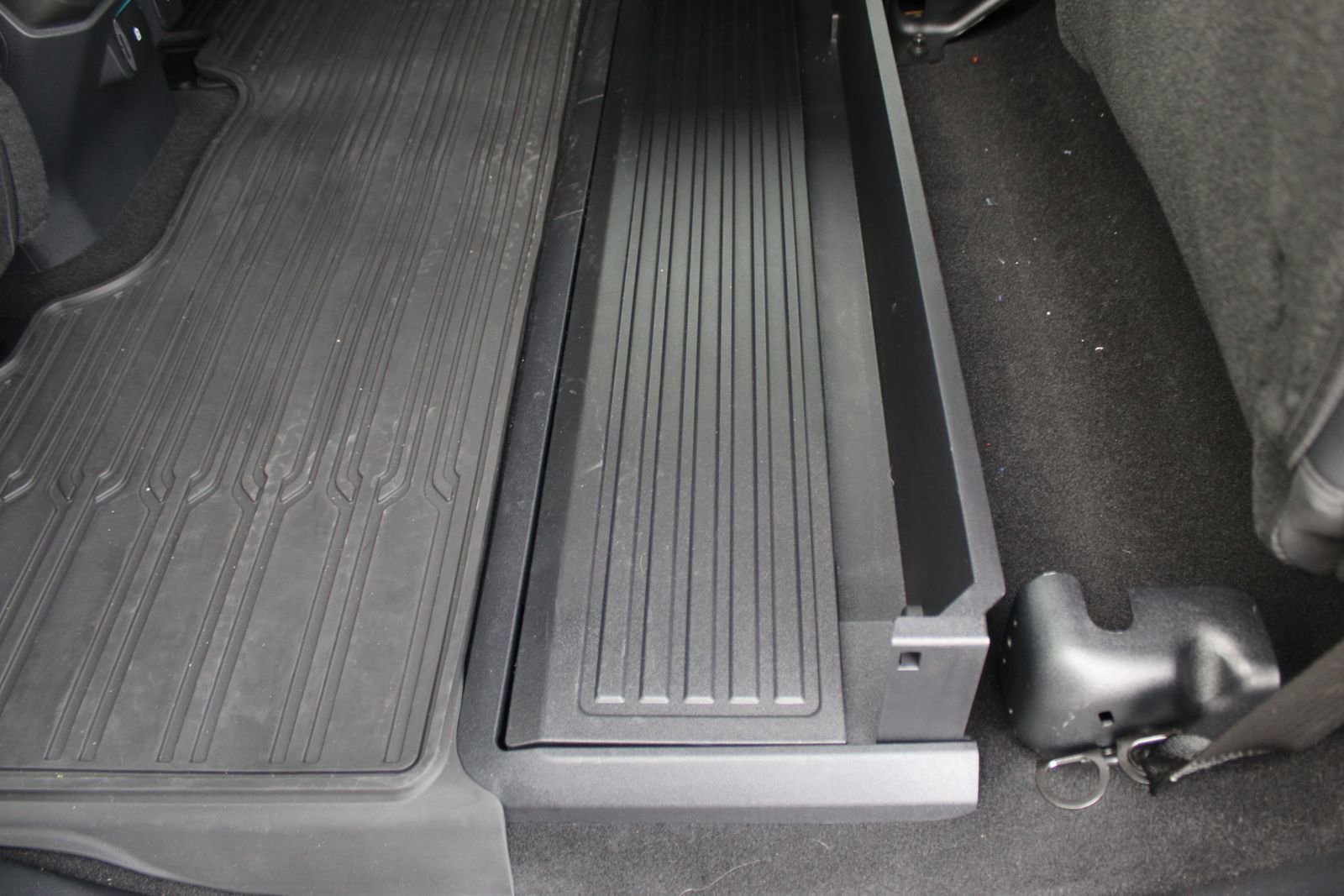 New 2025 Ford F150 Lariat w/ Equipment Group 501A Mid image 24