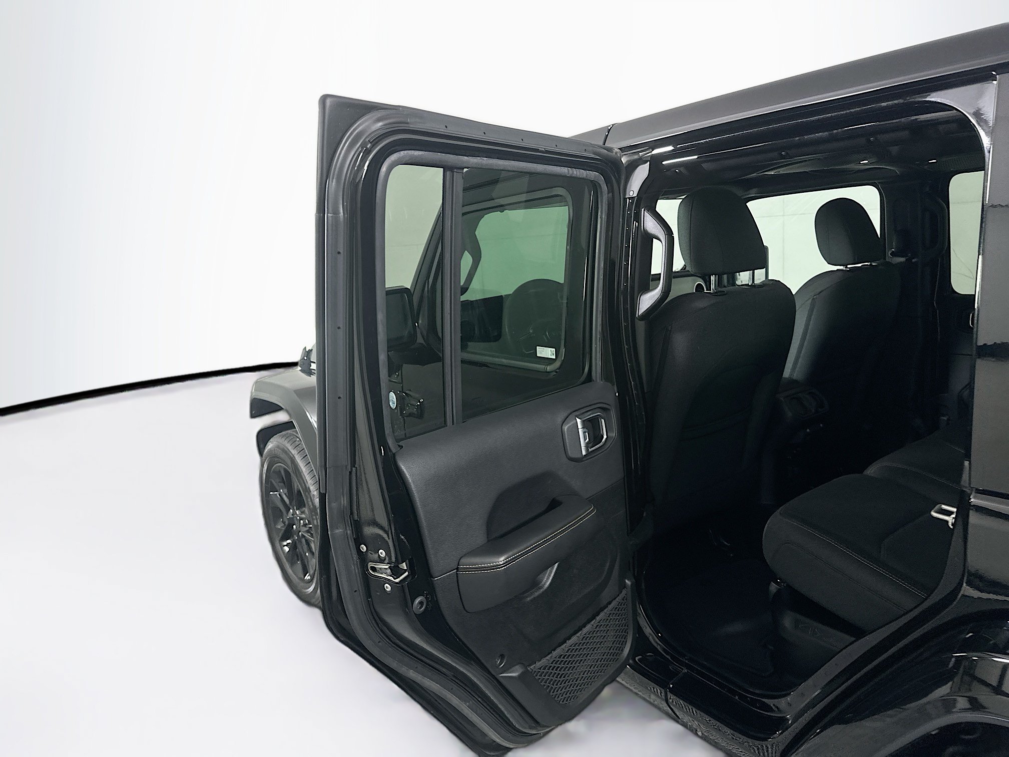 Used 2024 Jeep Wrangler Unlimited Sahara AWD/4WD image 24