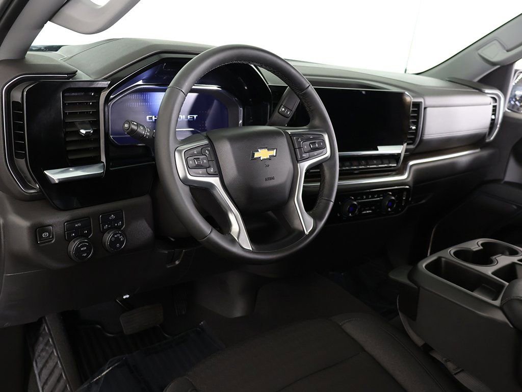 Used 2024 Chevrolet Silverado 1500 LT image 25
