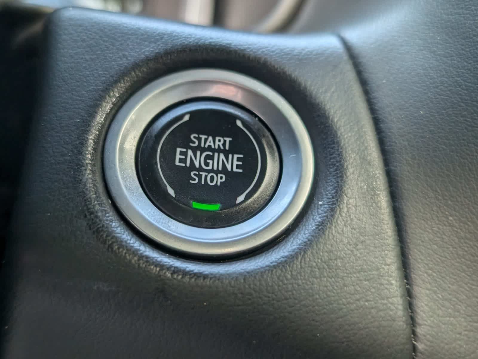 Used 2023 GMC Yukon XL AT4 w/ Technology Package AWD/4WD image 28