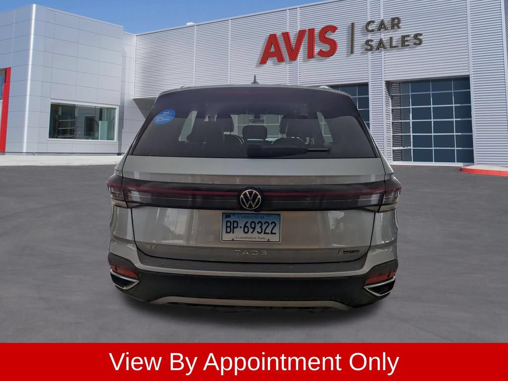Used 2025 Volkswagen Taos SE AWD/4WD image 9