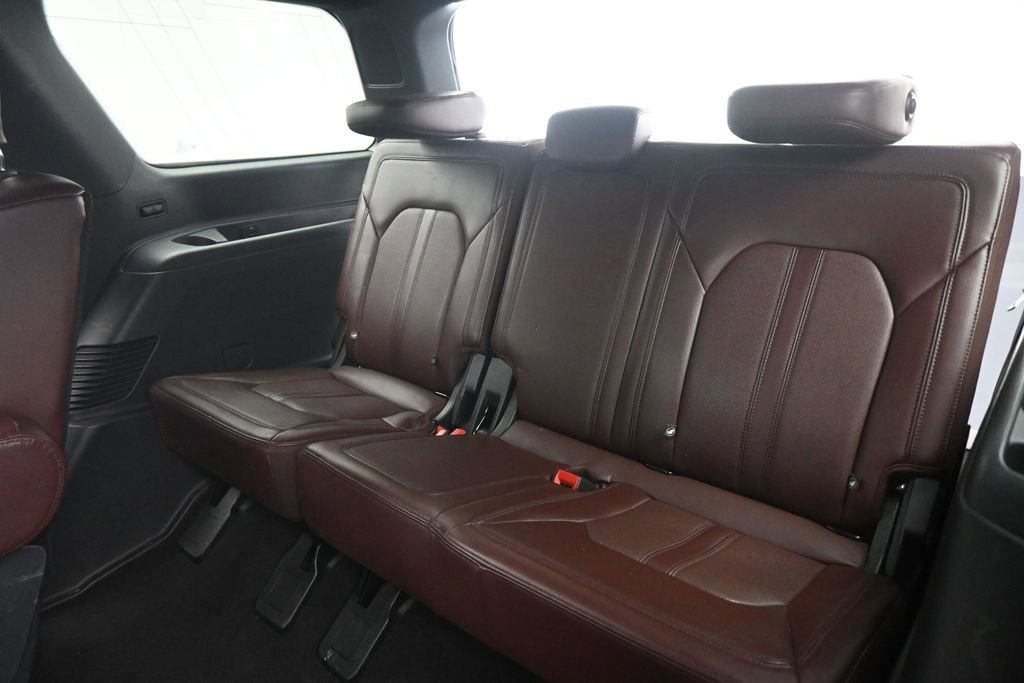 Used 2024 Ford Expedition Limited AWD/4WD image 18