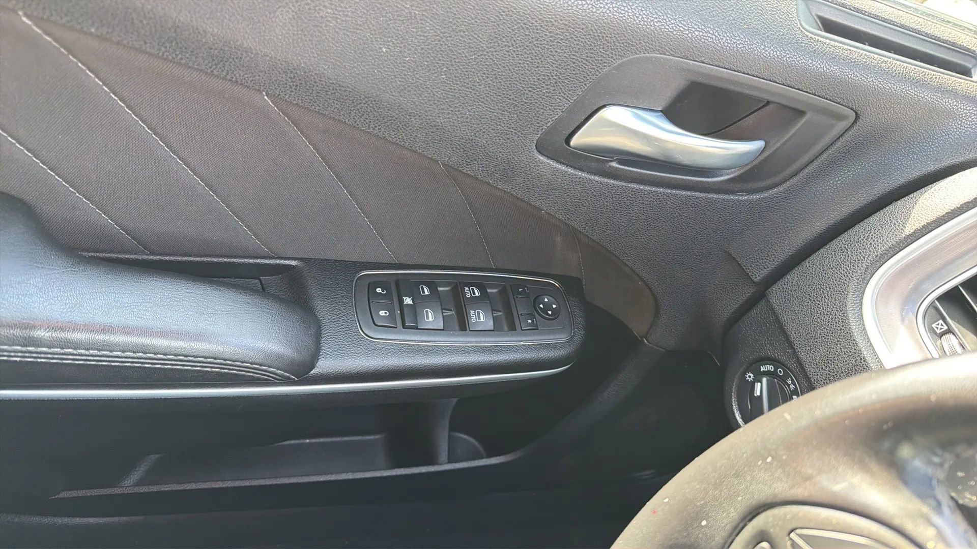 Used 2022 Dodge Charger SXT RWD image 21