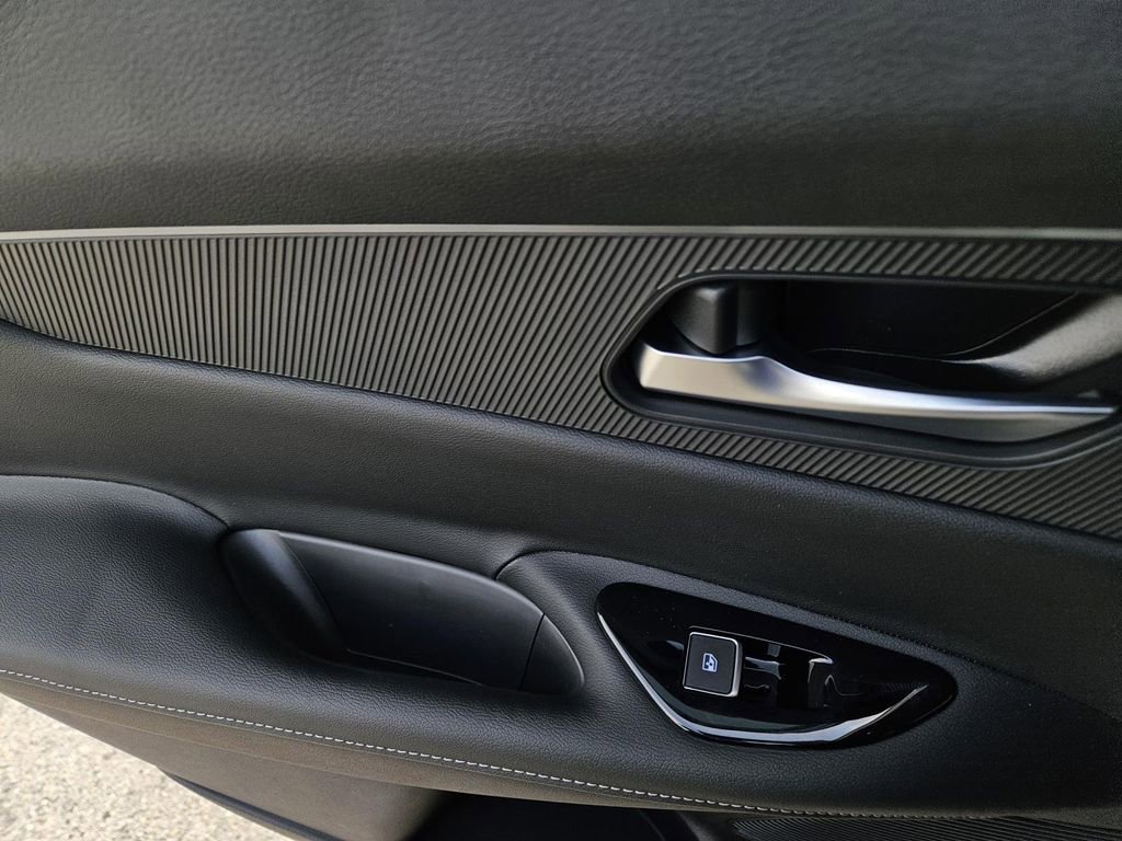 New 2025 Nissan Murano SV image 8