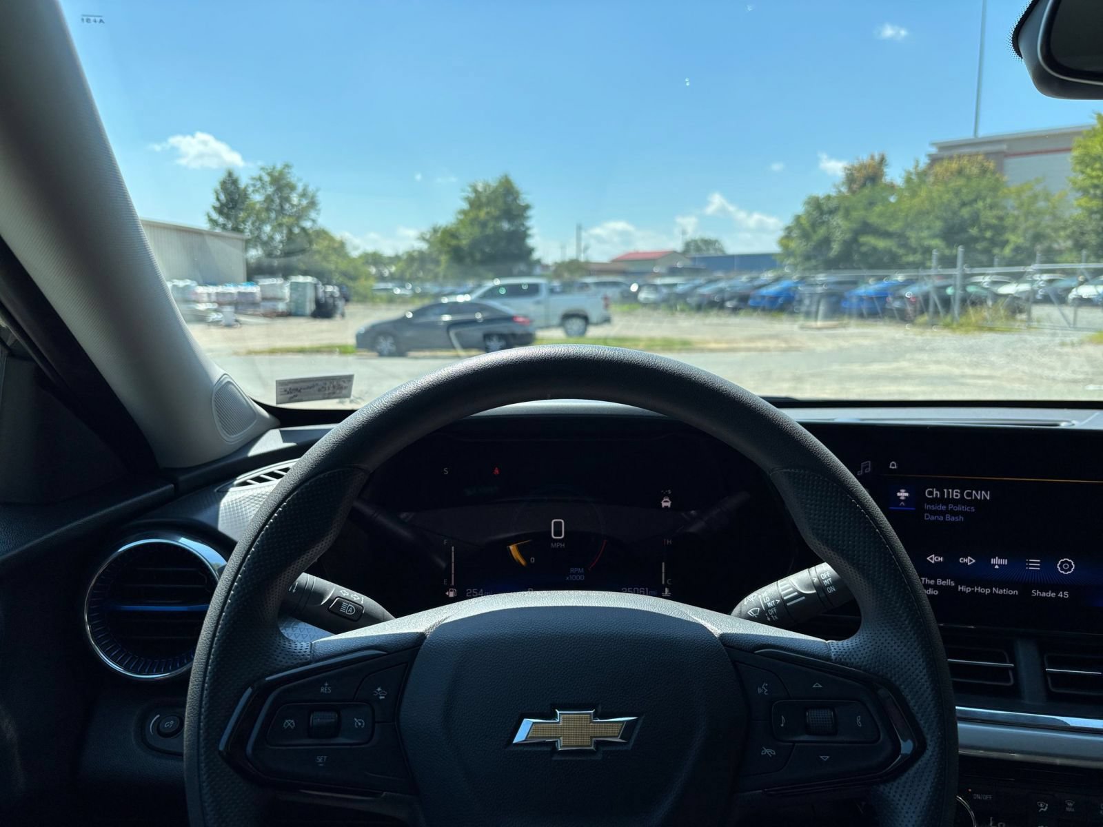 Used 2025 Chevrolet Trax LT FWD image 32