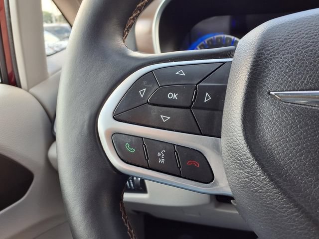 Used 2017 Chrysler Pacifica Touring-L Plus w/ Advanced Safetytec Group FWD image 16