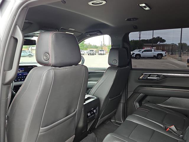 Used 2025 Chevrolet Suburban RST AWD/4WD image 9