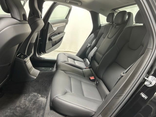 Used 2025 Volvo S90 T8 Plus image 11