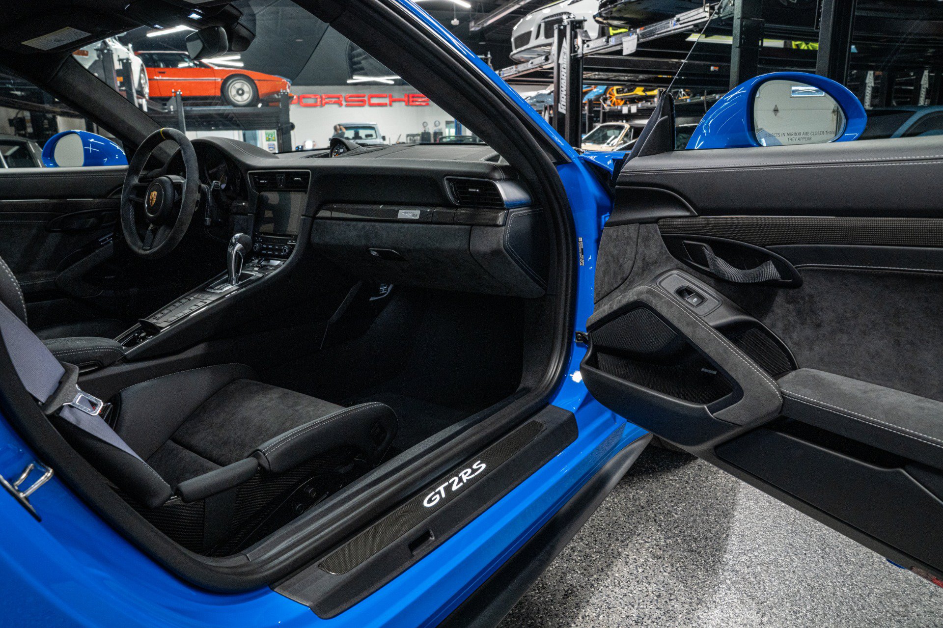 Used 2018 Porsche 911 GT2 RS RWD image 35