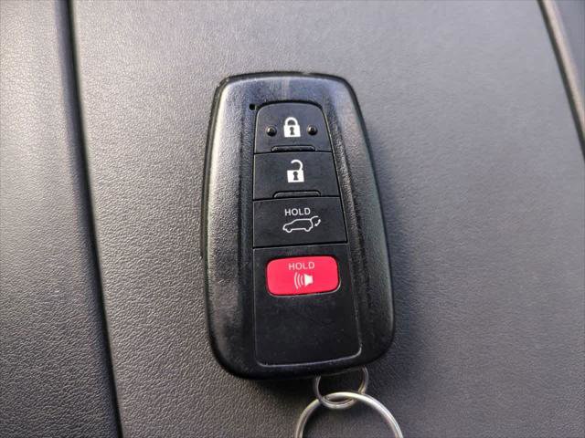 Certified 2020 Toyota Highlander XLE image 30