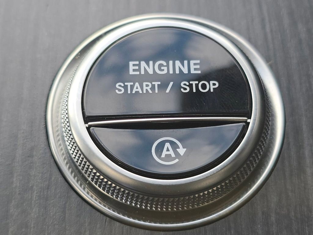 Certified 2025 Mercedes-Benz C 300 4MATIC Sedan image 33