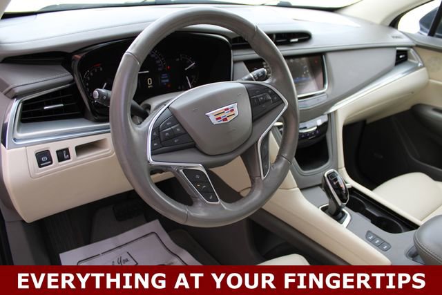 Used 2019 Cadillac XT5 Luxury image 2