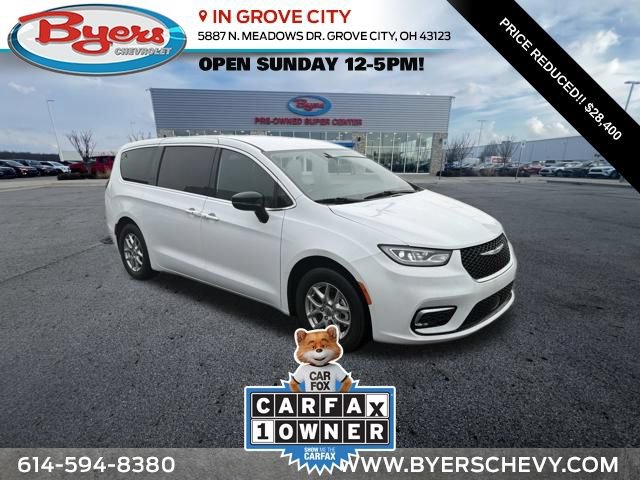Used 2025 Chrysler Pacifica Select