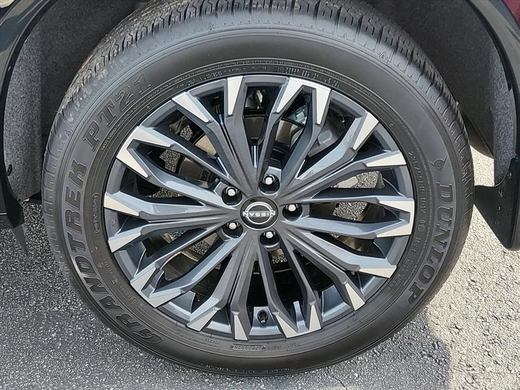 Certified 2025 Nissan Rogue Platinum w/ Tech Package FWD image 14