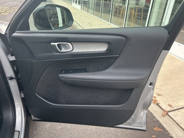 Certified 2025 Volvo XC40 B5 Plus image 14