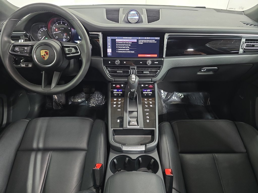 Certified 2026 Porsche Macan AWD/4WD image 13