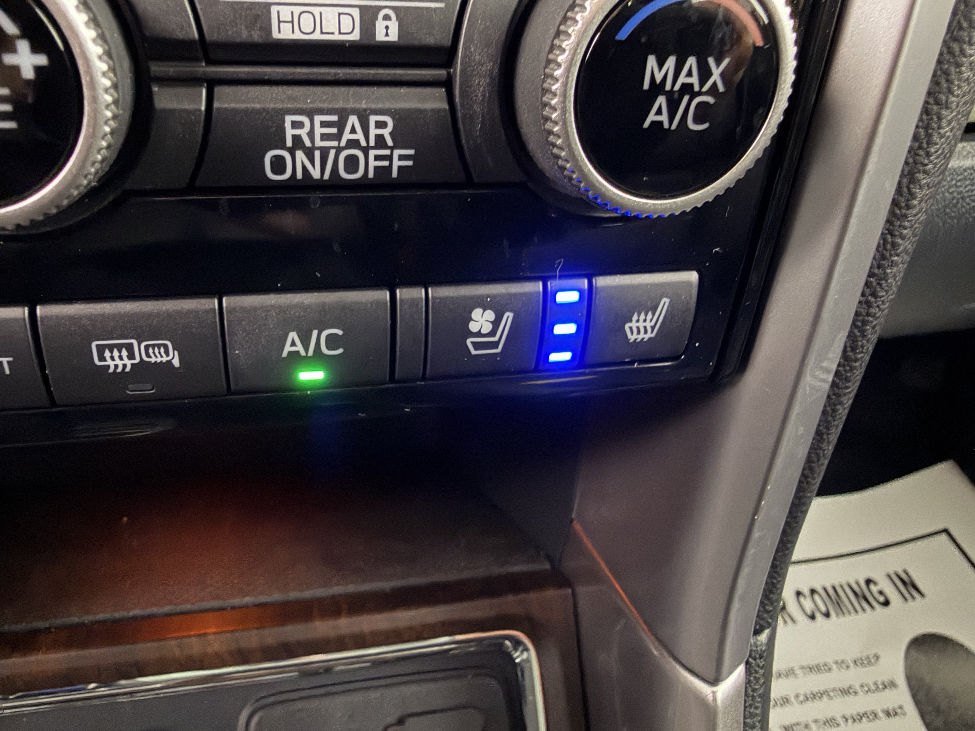 Used 2022 Subaru Ascent Touring AWD/4WD image 30