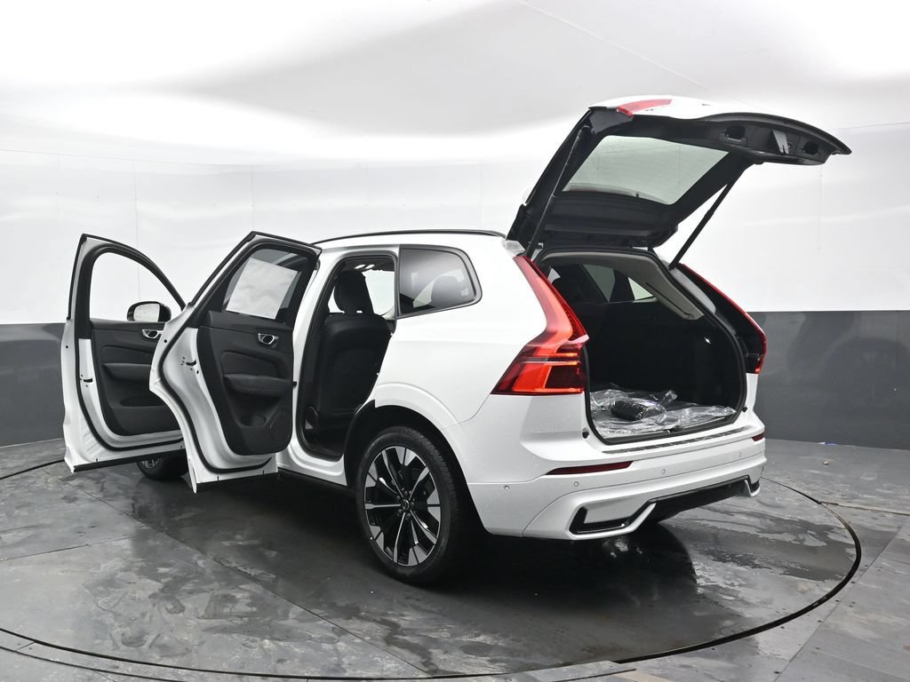 New 2026 Volvo XC60 B5 Plus w/ Climate Package AWD/4WD image 45