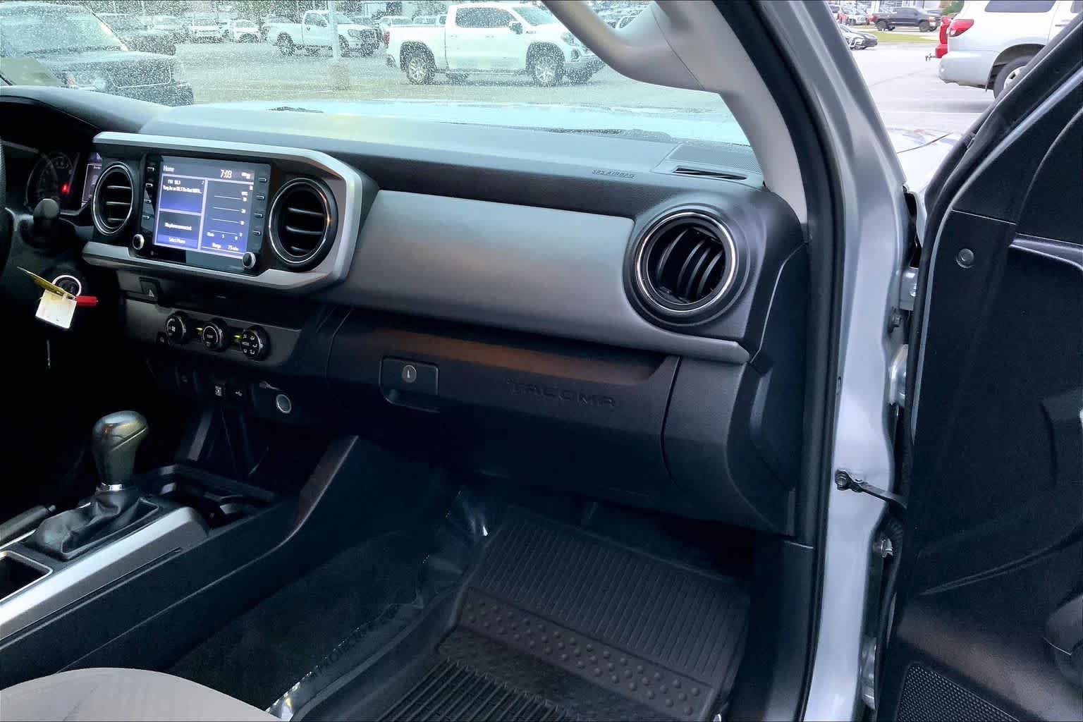 Used 2020 Toyota Tacoma SR5 RWD image 18