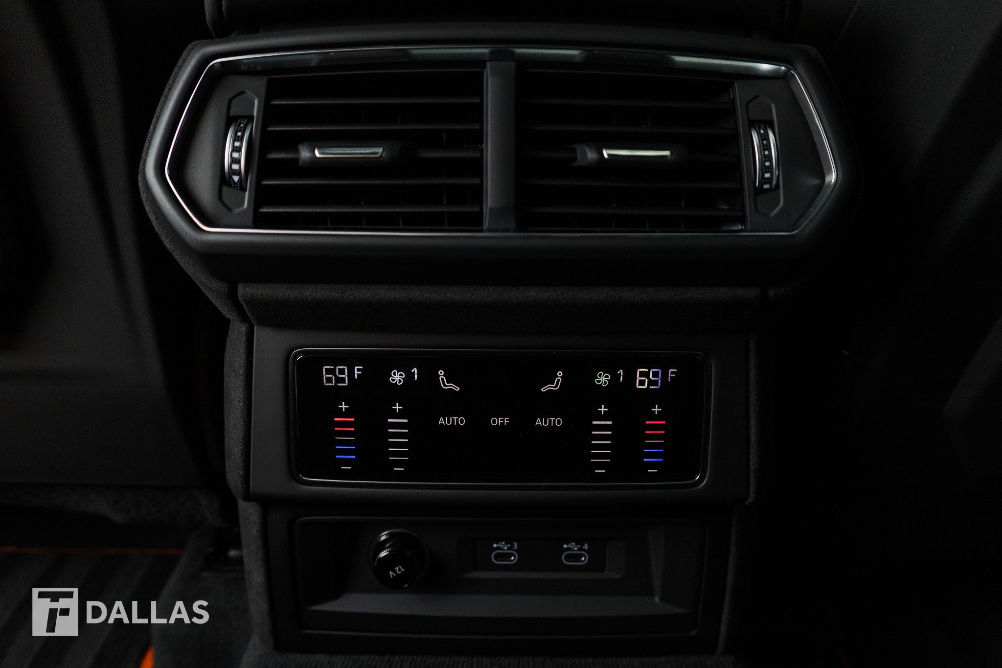 Used 2025 Lamborghini Urus SE image 34
