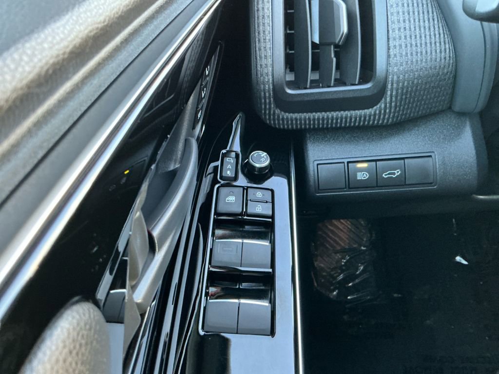 Used 2023 Subaru Solterra AWD image 23