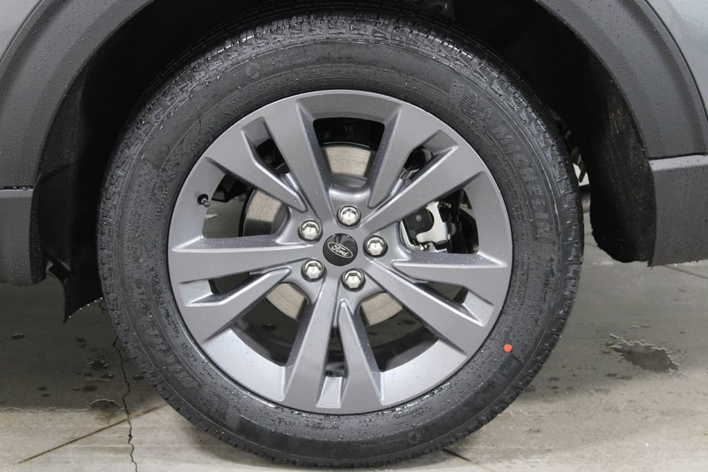 New 2026 Ford Explorer Active AWD/4WD image 17
