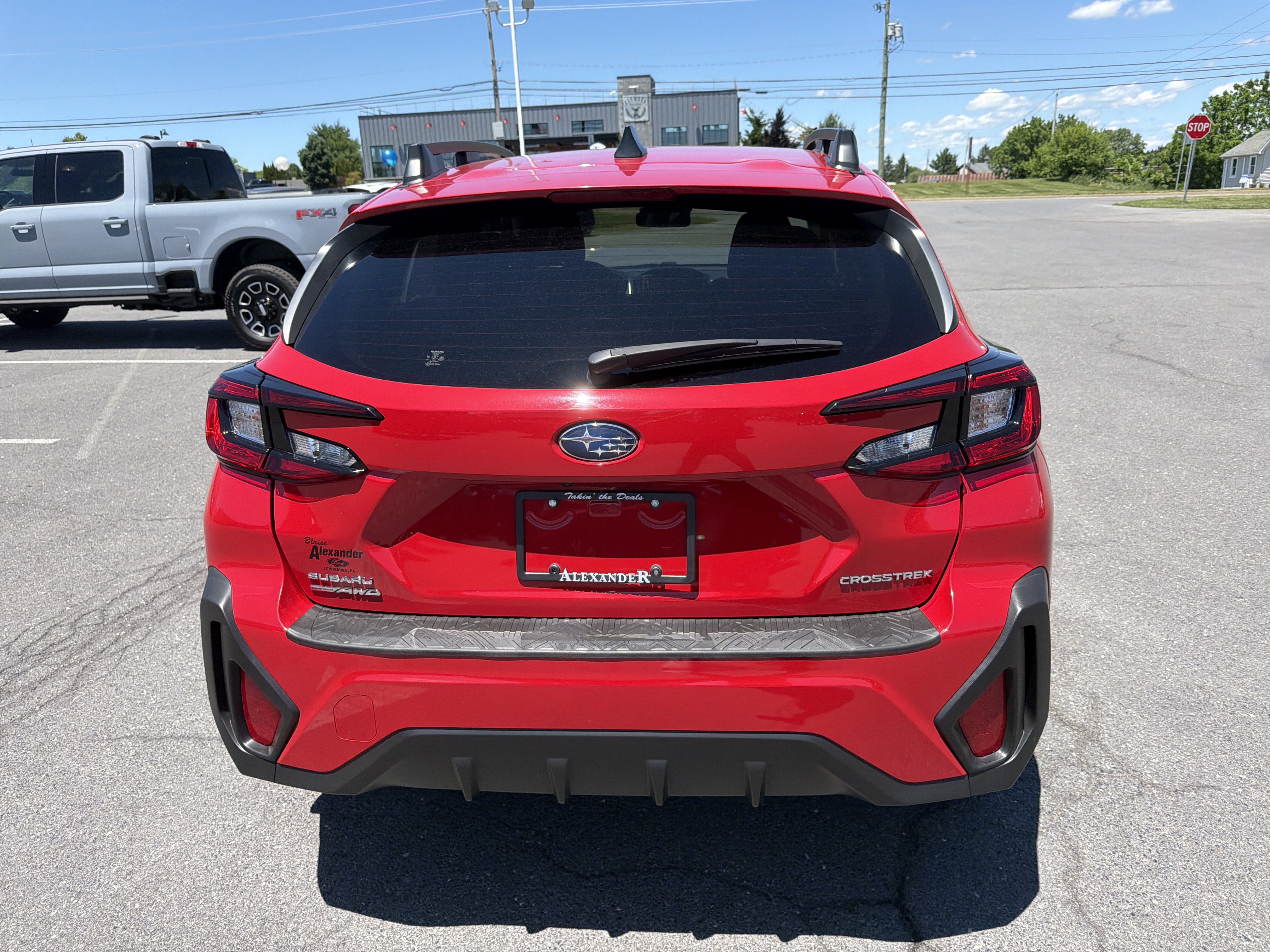Used 2024 Subaru Crosstrek 2.0i Premium AWD/4WD video 5