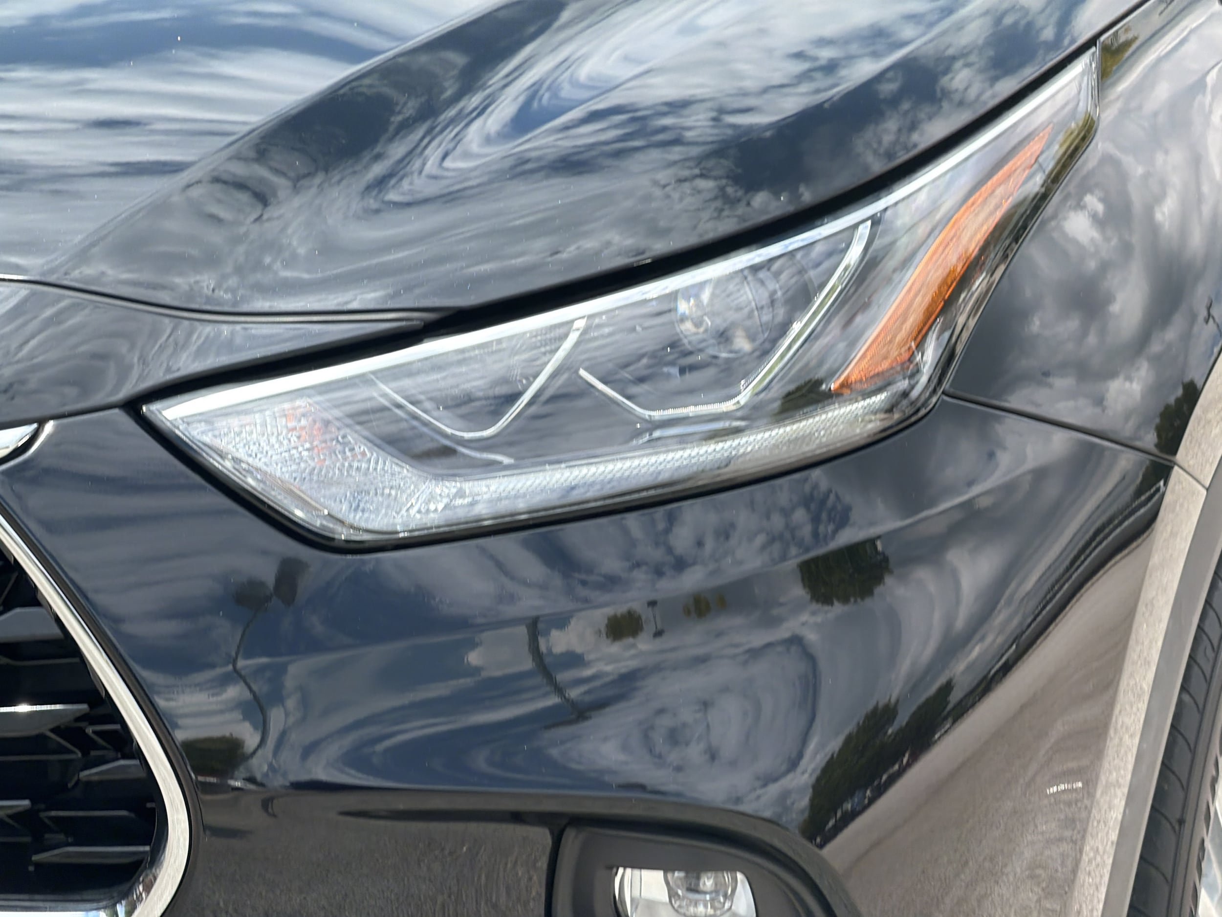 Certified 2021 Toyota Highlander Limited FWD image 32