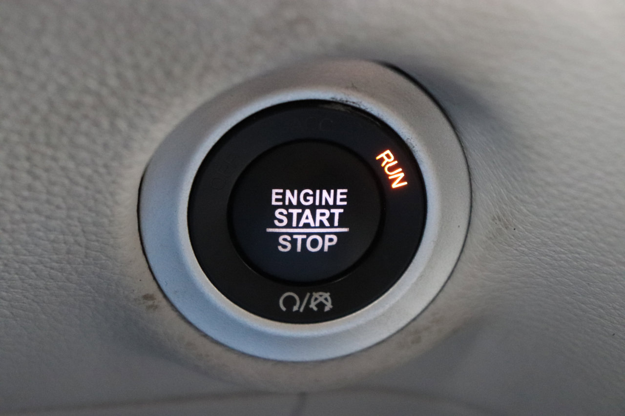 Used 2024 Chrysler Pacifica Limited image 50