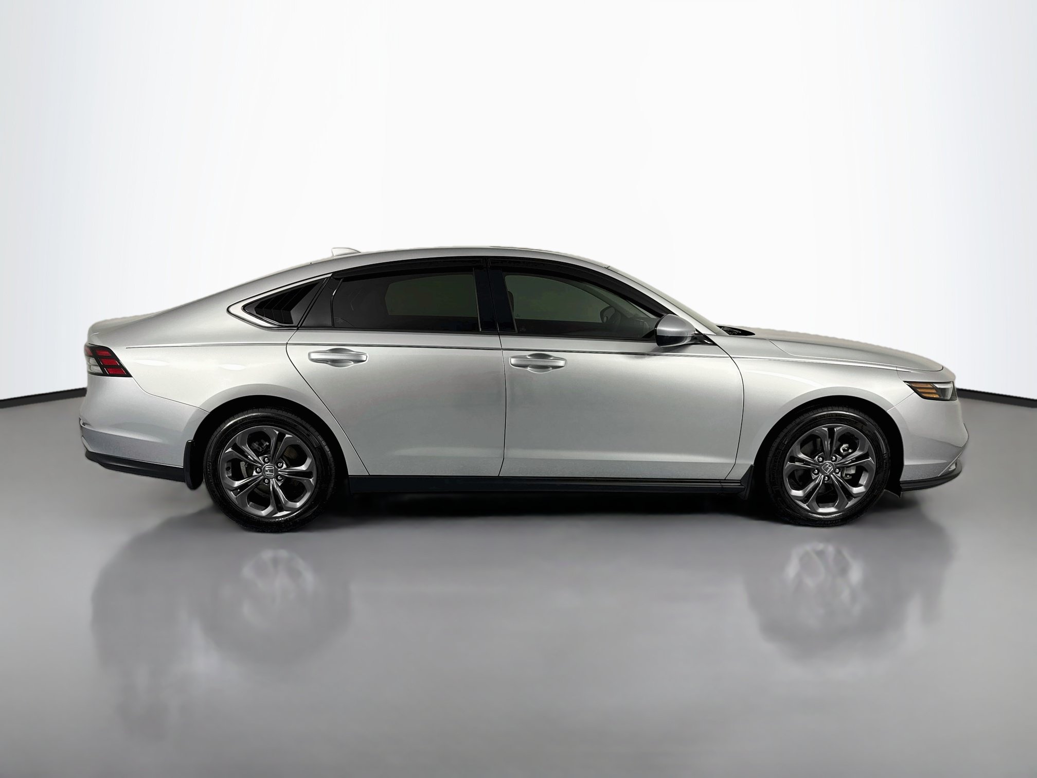 Certified 2024 Honda Accord EX image 4