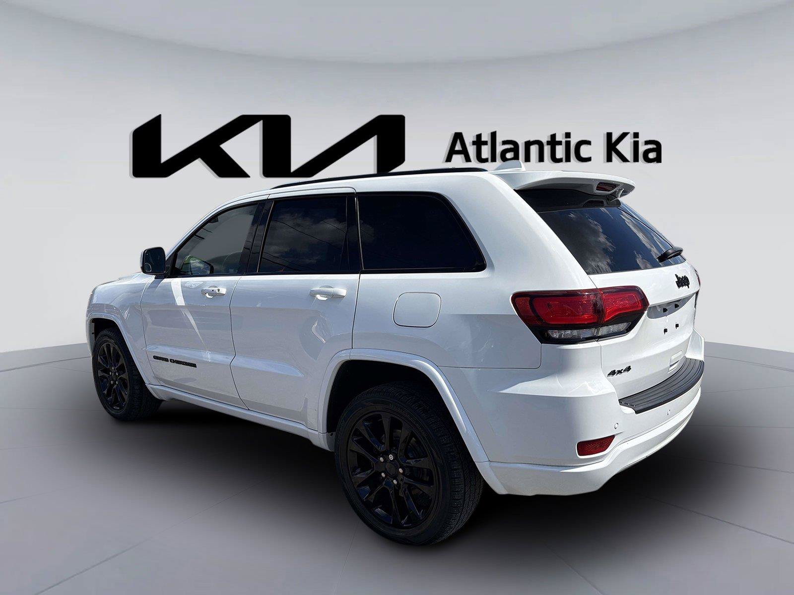 Used 2021 Jeep Grand Cherokee Laredo X AWD/4WD image 10