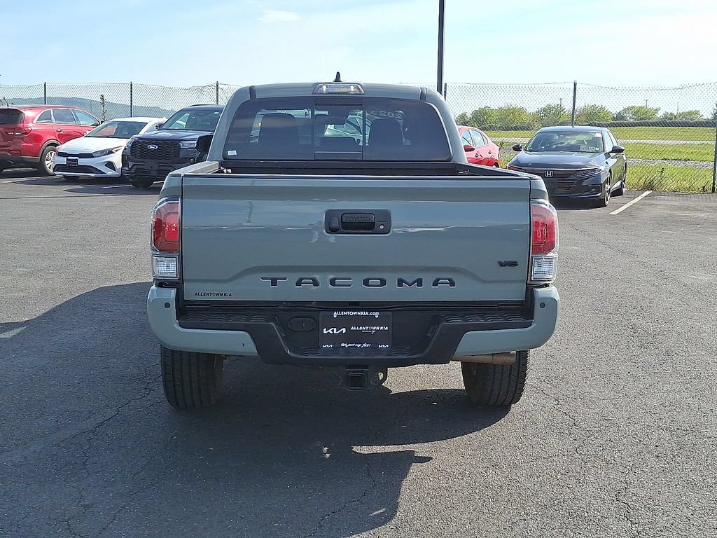 Used 2023 Toyota Tacoma TRD Off-Road w/ Technology Package AWD/4WD image 5
