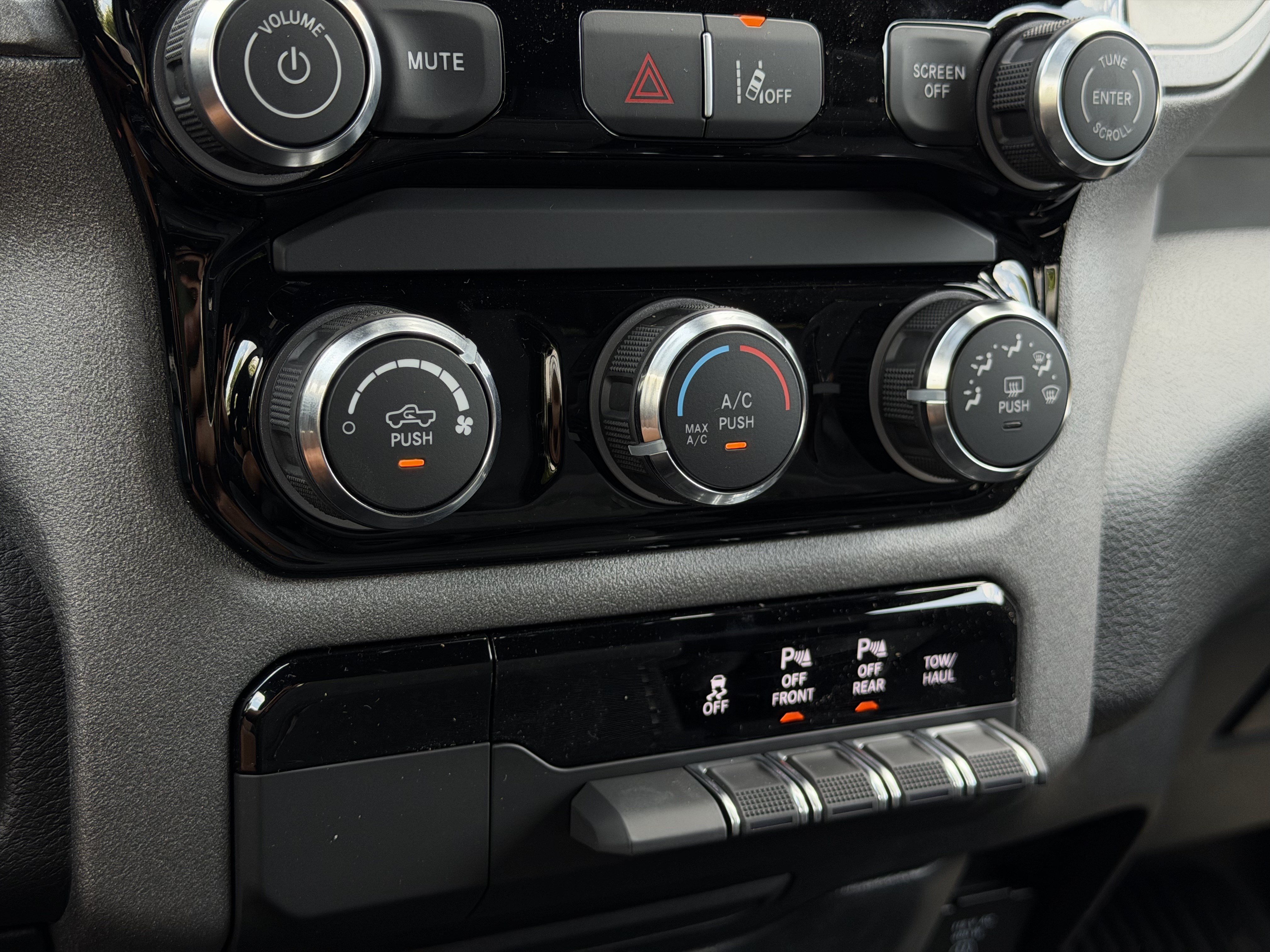 New 2026 RAM 1500 Warlock AWD/4WD image 26