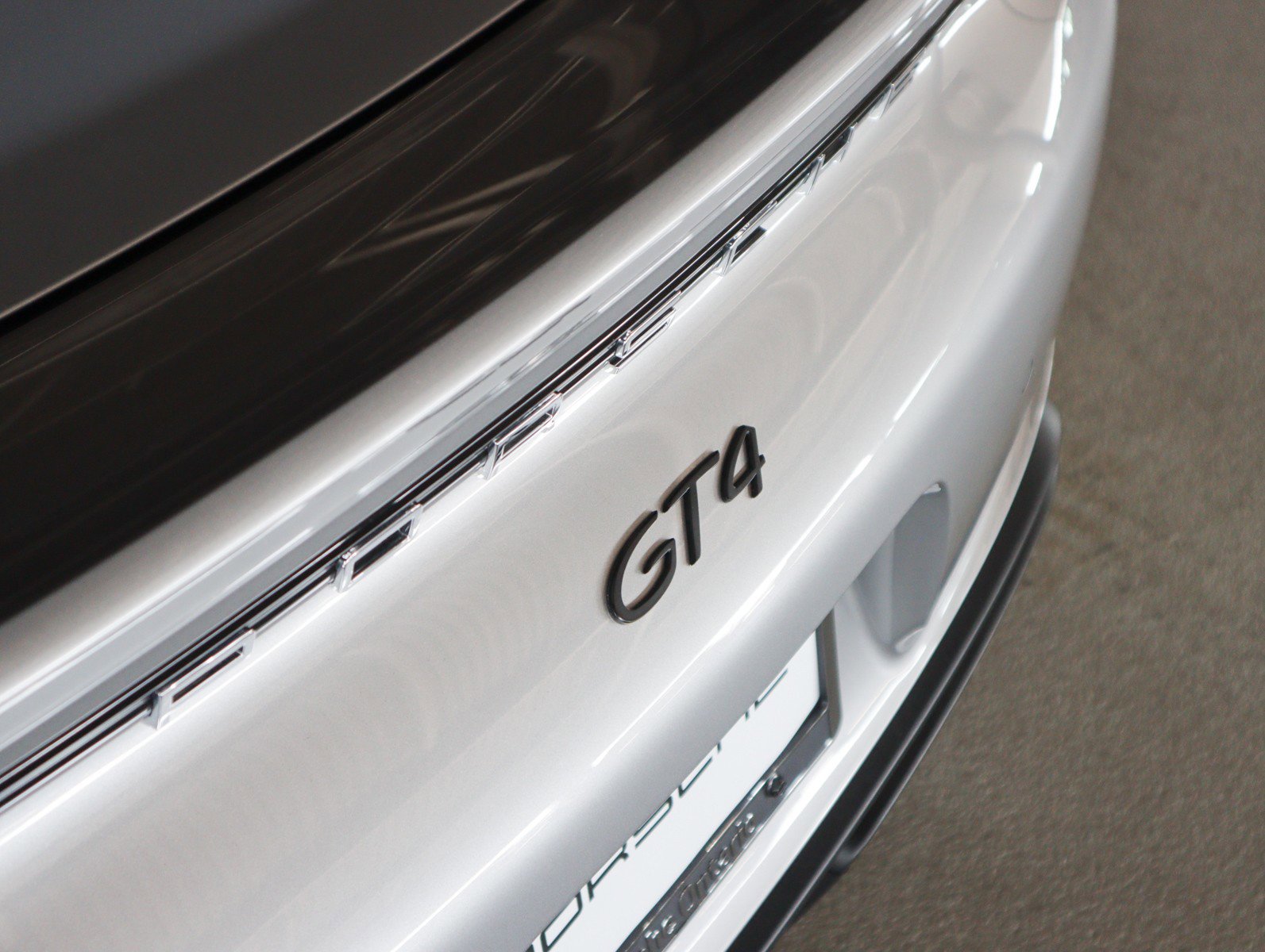 Certified 2020 Porsche 718 Cayman GT4 RWD image 20