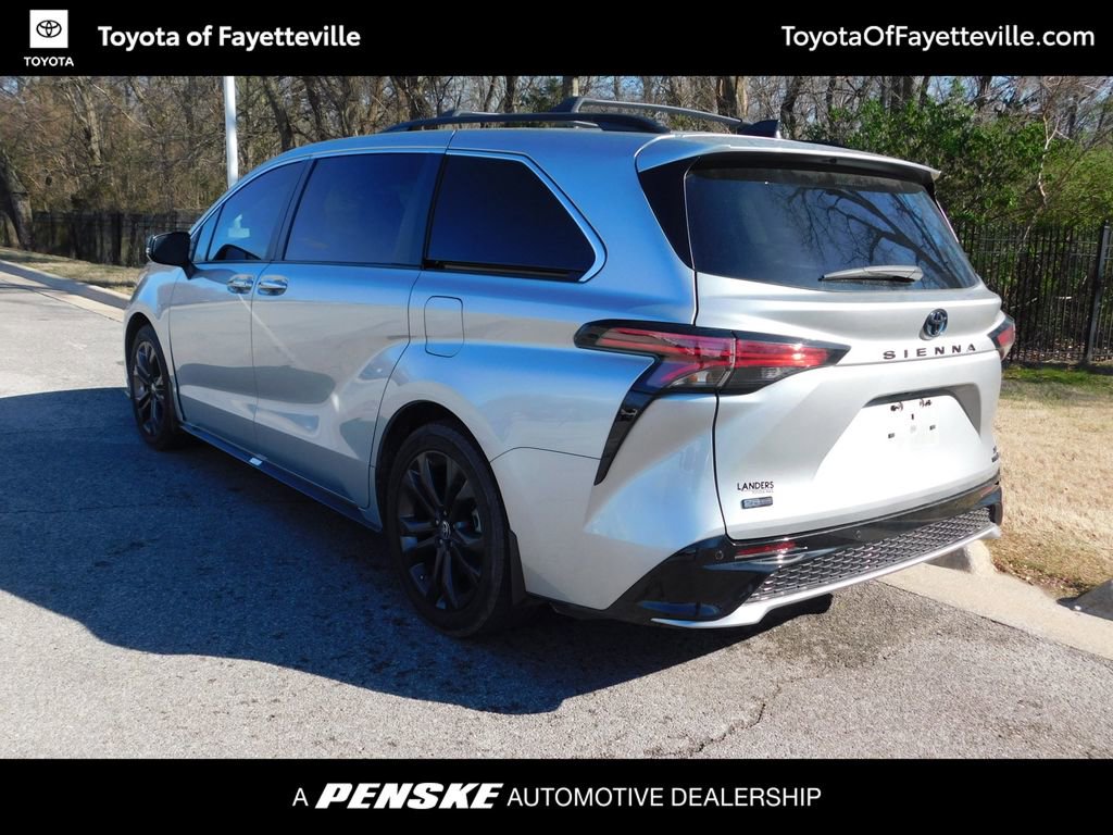 Certified 2023 Toyota Sienna XSE image 3