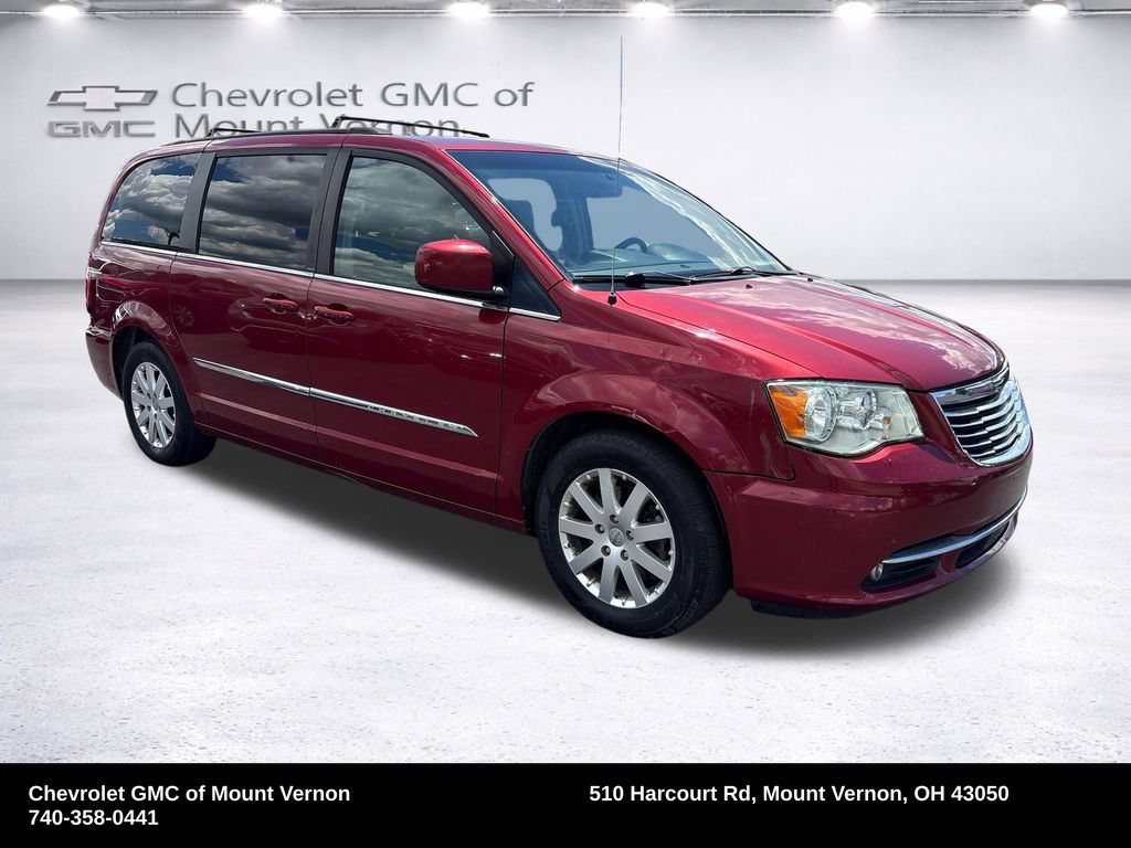 Used 2013 Chrysler Town & Country Touring FWD image 8