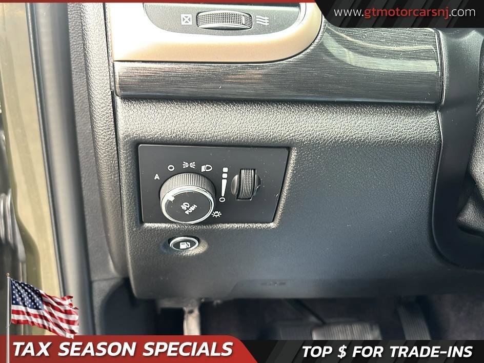 Used 2016 Jeep Grand Cherokee Laredo 75th Anniversary image 26