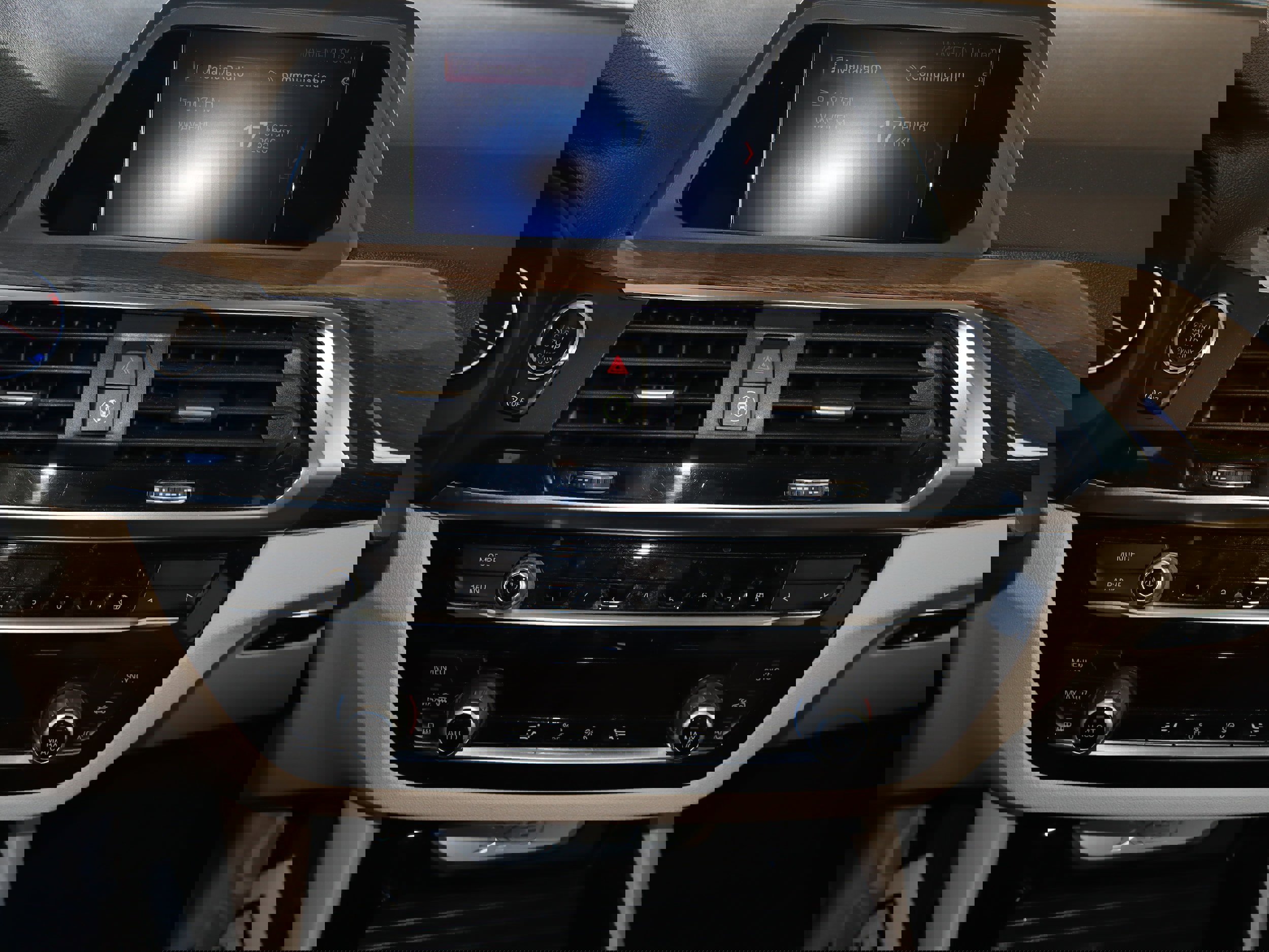 Used 2019 BMW X3 sDrive30i w/ Driving Assistance Package image 16