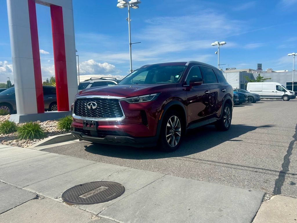 Used 2023 INFINITI QX60 Luxe w/ Performance Audio Package AWD/4WD image 3