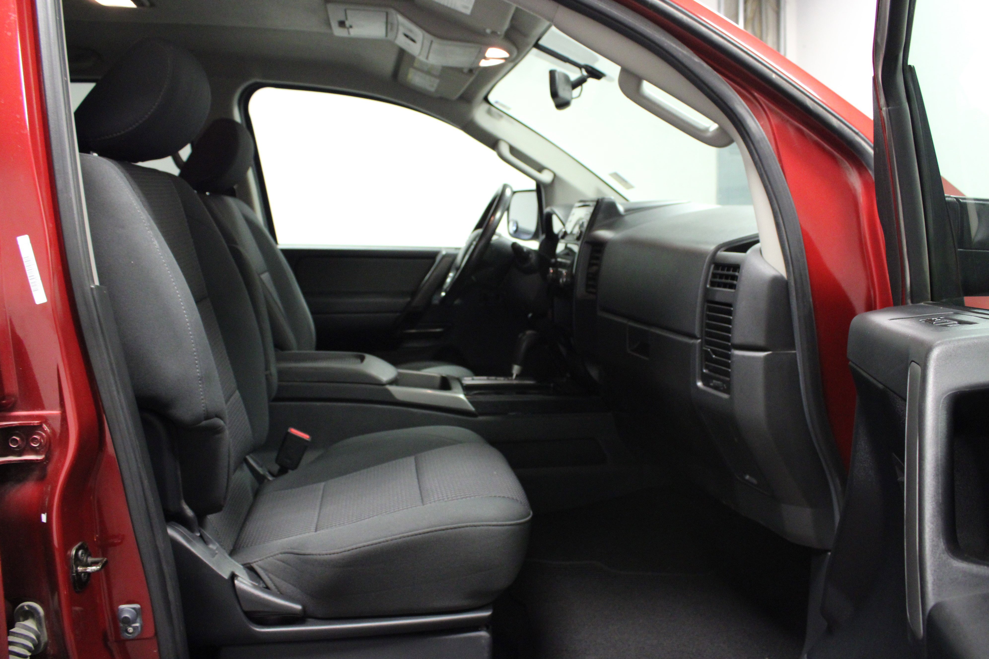 Used 2013 Nissan Titan SV w/ SV Value Truck Pkg AWD/4WD image 16