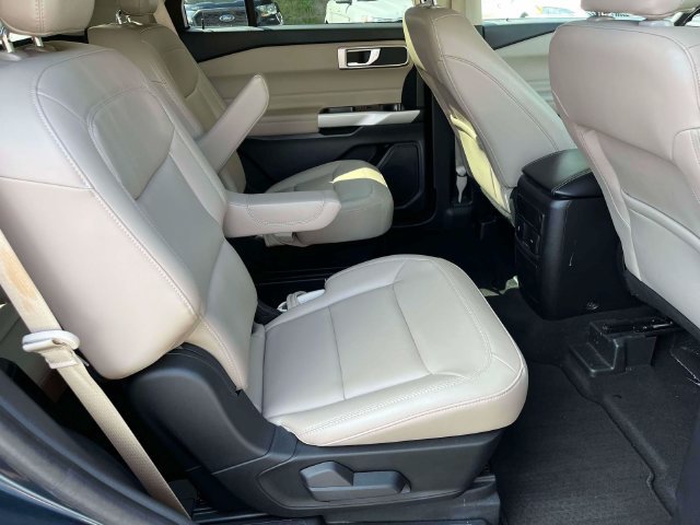 Used 2024 Ford Explorer XLT w/ Equipment Group 202A RWD image 23