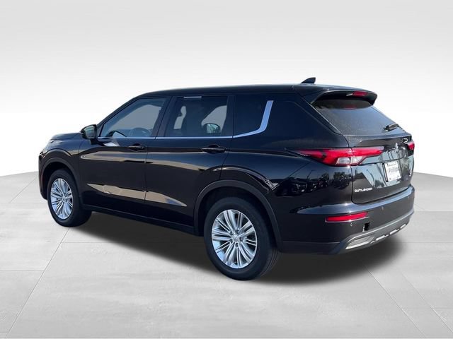 Used 2024 Mitsubishi Outlander ES AWD/4WD image 4