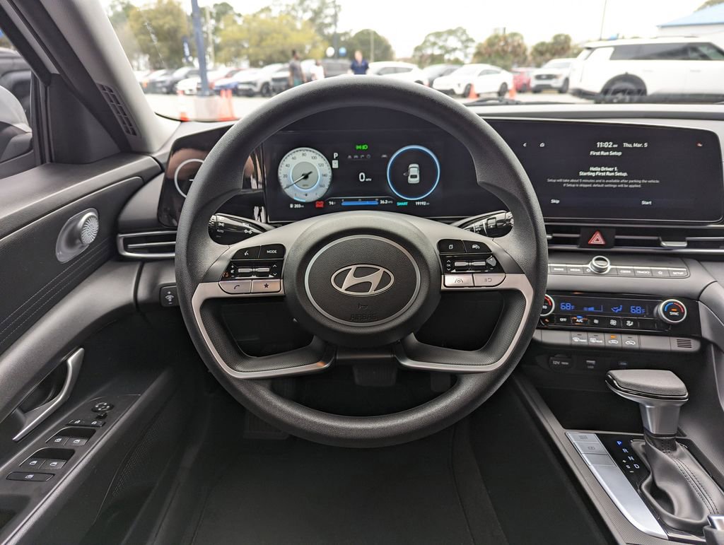Used 2024 Hyundai Elantra SEL image 17