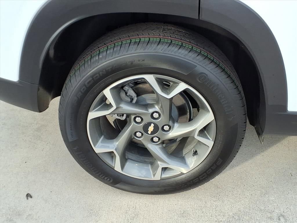 Used 2024 Chevrolet Trax LT w/ Driver Confidence Package FWD image 13