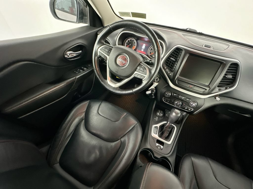 Used 2015 Jeep Cherokee Trailhawk w/ Leather Interior Group AWD/4WD image 9