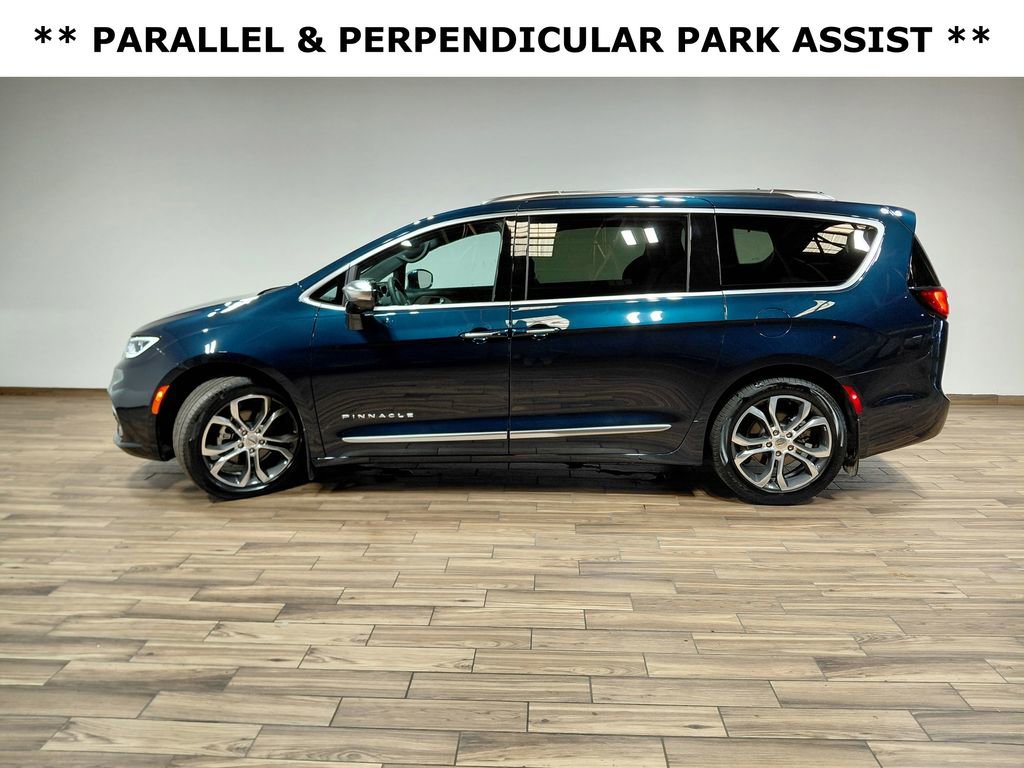 Used 2024 Chrysler Pacifica Pinnacle w/ Trailer Tow Group FWD image 9
